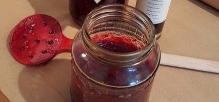 Черешневое варенье с фундуком
